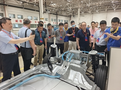 品历史风华 观智造新篇 知名媒体人探访南昌的多元魅力